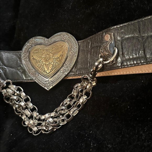 Streets Ahead Black Belt with Heart & Chain Front Size L - Picture 4 of 5